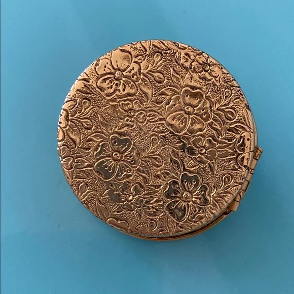 Dove of Peace Pill Box - Picture 3 of 9